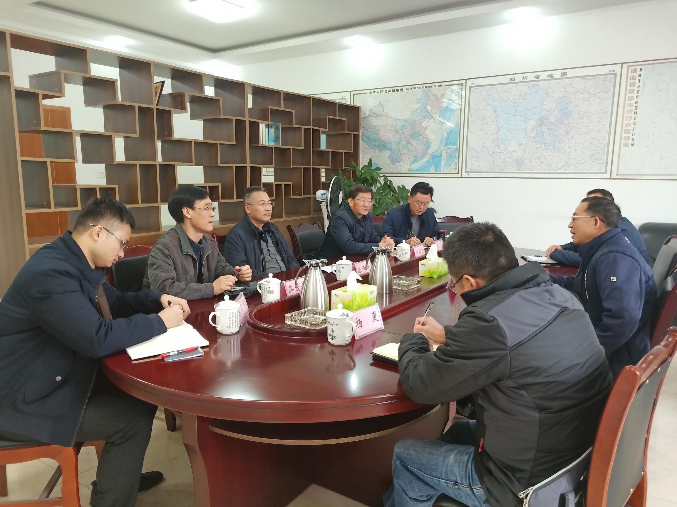 陈贵林局长赴甘洛县调研脱贫攻坚事情_社会责任_企业文化_尊时凯龙有限责任公司