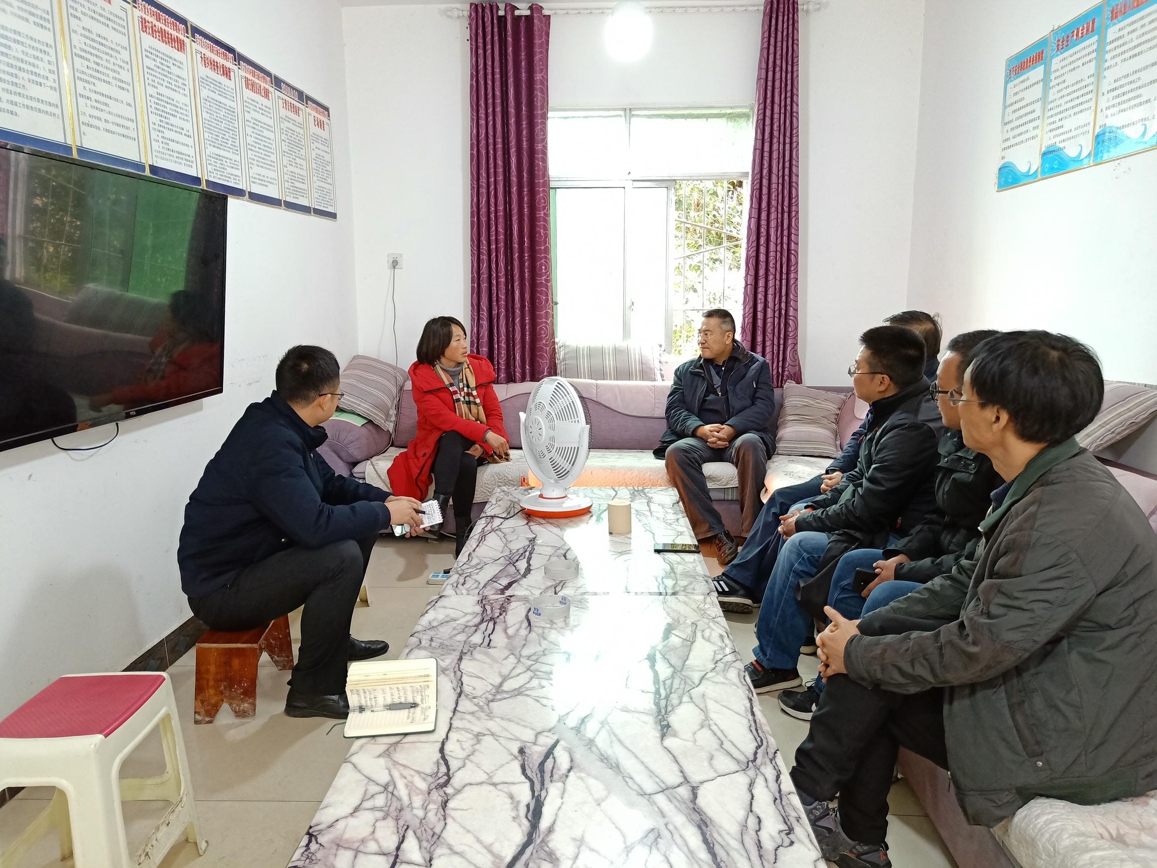 陈贵林局长赴甘洛县调研脱贫攻坚事情_社会责任_企业文化_尊时凯龙有限责任公司