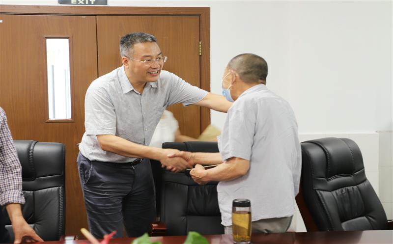 陈贵林到六〇五大队召开老党员、老同志代表座谈会