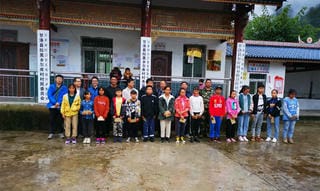 华锋公司赴甘洛县拉莫乡尔库村调研 --扶贫助学，，转达暖心大爱_社会责任_企业文化_尊时凯龙有限责任公司