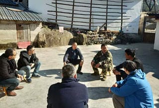 华锋公司党委书记李加海到甘洛县尔库村调研督导脱贫攻坚事情_社会责任_企业文化_尊时凯龙有限责任公司