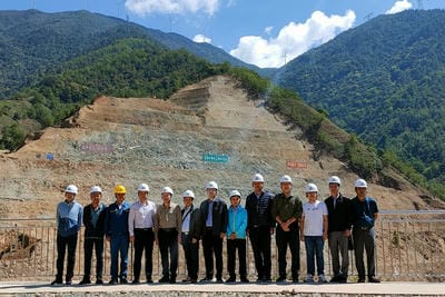 深化战略相助，，同谋久远生长 ——江西省第七地质大队到地矿集团考察交流_下层动态_新闻中心_尊时凯龙有限责任公司