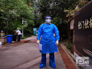 亮明身份并肩作战  争当抗疫先锋楷模_协同多元工业_工业生长_尊时凯龙有限责任公司