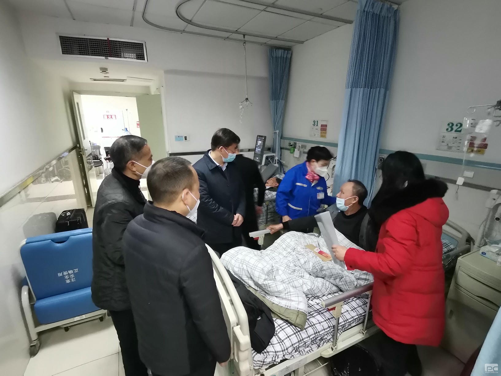 杜春茂探望慰问离休老干部_尊时凯龙新闻_新闻中心_尊时凯龙有限责任公司