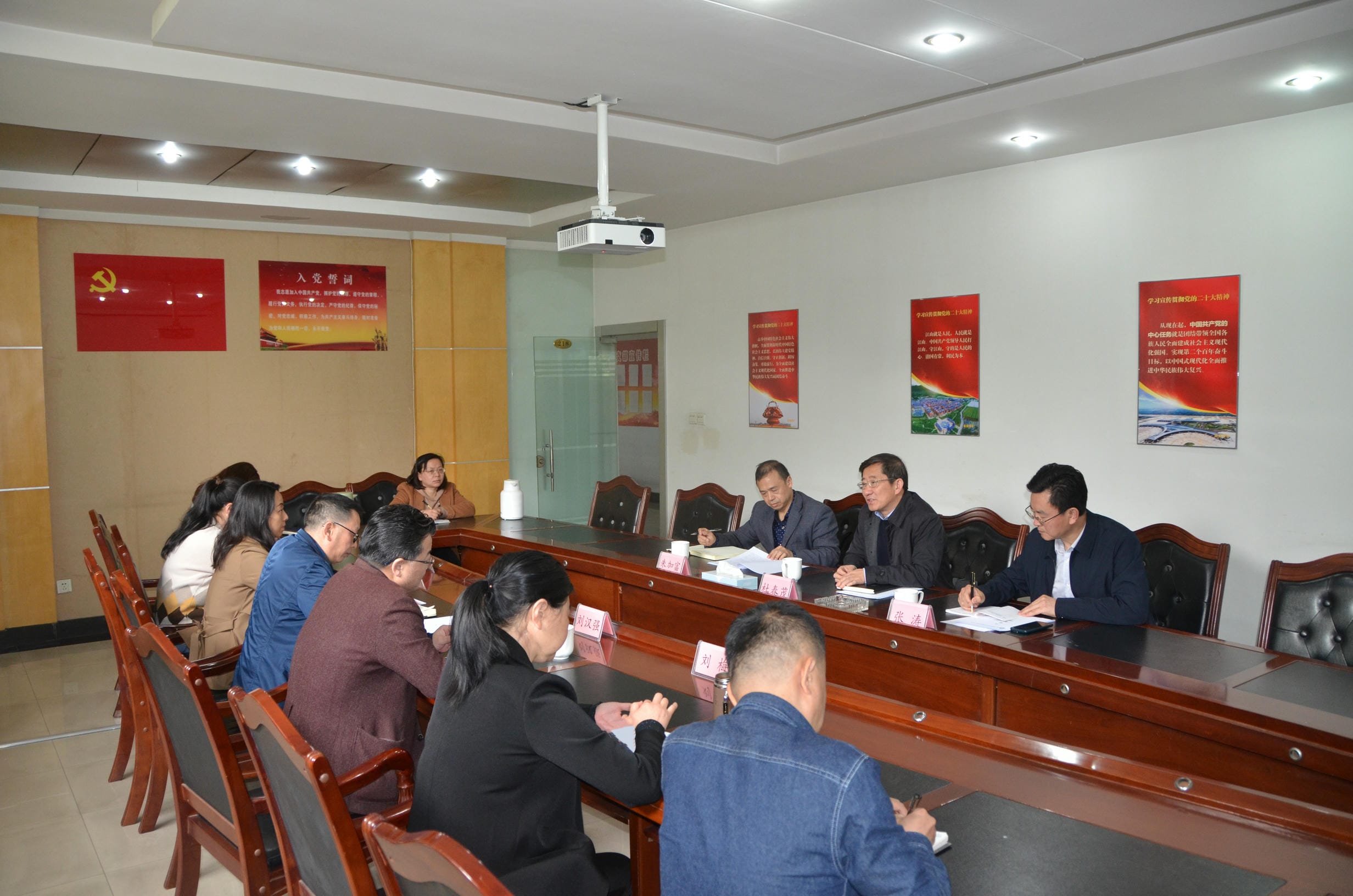 杜春茂一行到成都探矿开展事情调研_尊时凯龙新闻_新闻中心_尊时凯龙有限责任公司