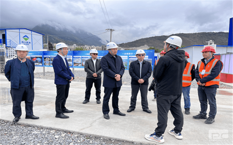 涂孝忠一行到核西南建设集团雷波三峡中学项目调研指导事情  