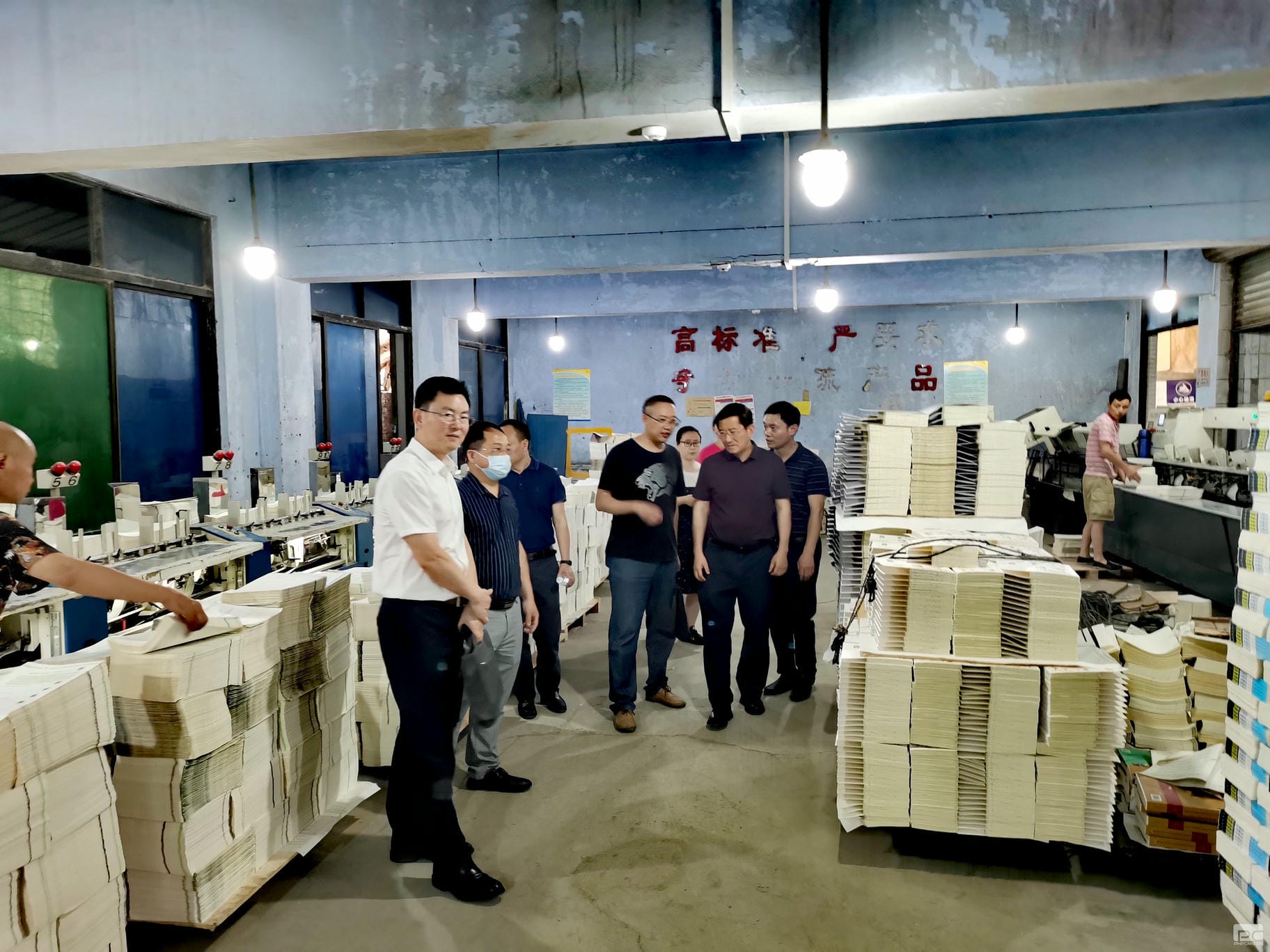 杜春茂深入地创光电生产一线开展清静检查并调研指导_尊时凯龙新闻_新闻中心_尊时凯龙有限责任公司