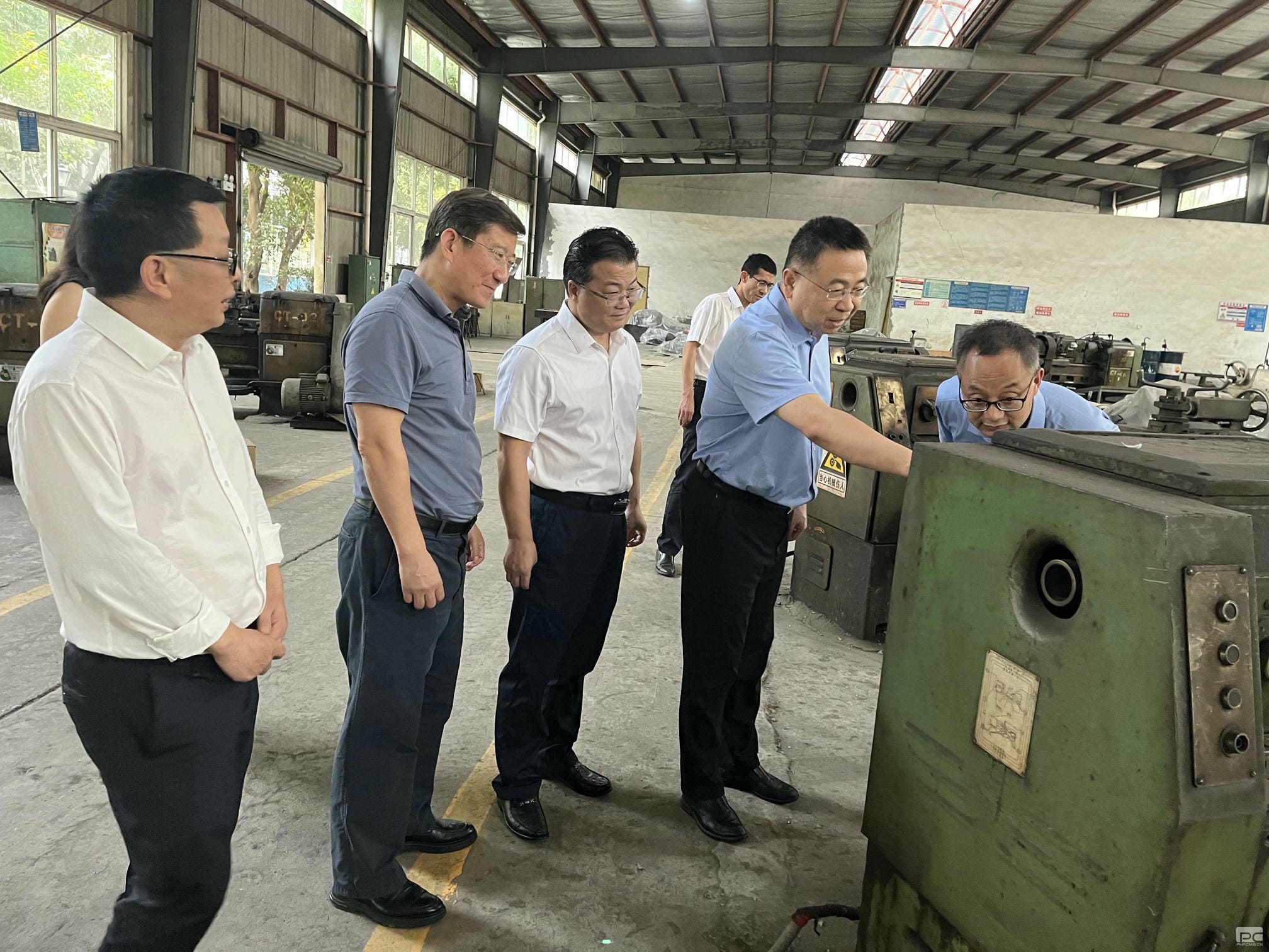 江涛一行到成都探矿督导生产谋划情形开展清静生产大检查_下层动态_新闻中心_尊时凯龙有限责任公司