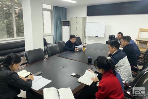 地矿集团向导到地调所党支部宣讲省委十二届三次全会精神