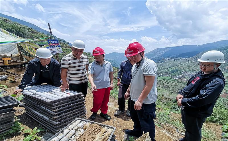攀西公司攀西矿产向导到项目现场开展质量和清静检查