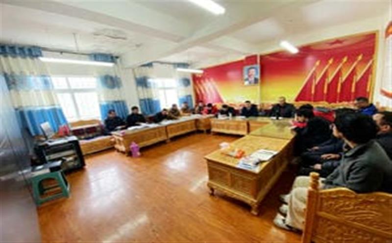 区调队向导赴巴塘赤琼项目宣讲党的二十届三中全会精神  开展野外项目清静质量检查