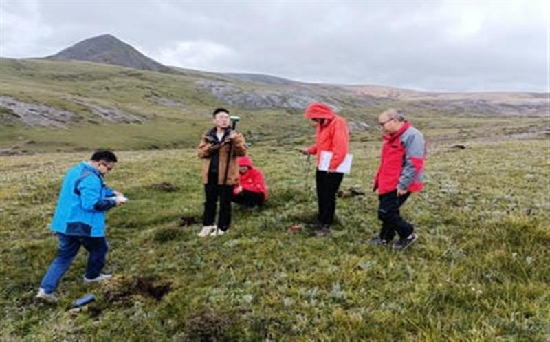 区调队检查组赴白玉措阿朗巴项目、巴塘赤琼项目开展资料检查及手艺指导