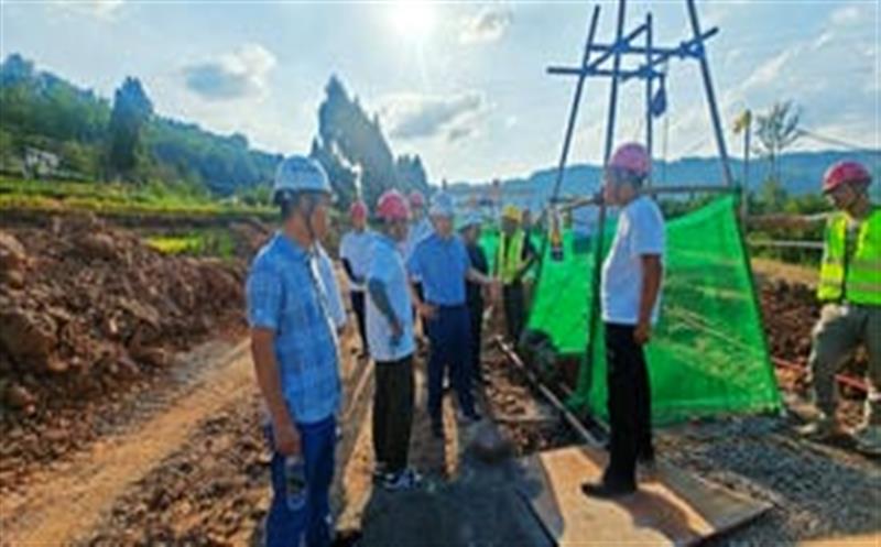 区调队开展国债地灾项目专项检查暨节前清静检查慰问