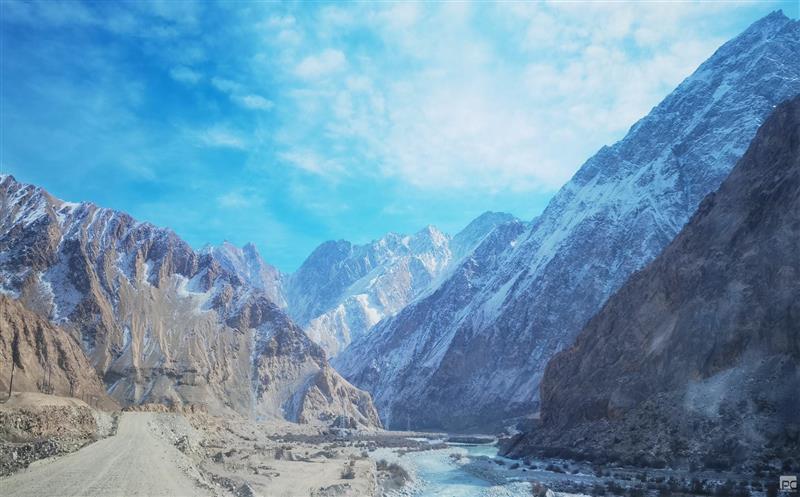 新藏铁路担使命 雪域昆仑建新功