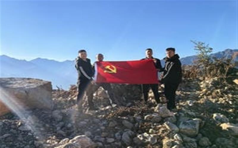 党旗伴奋进，，，，，，荒原踏征程——区调队区调所勘查二部2024找矿记